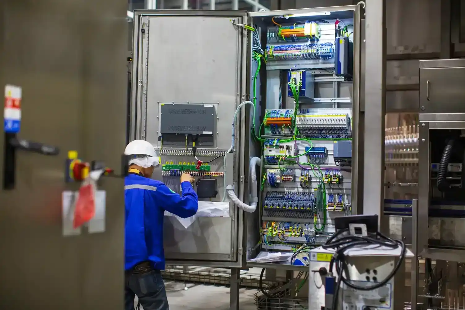Infraestrutura Elétrica de Alta Performance: O Coração da Indústria Moderna