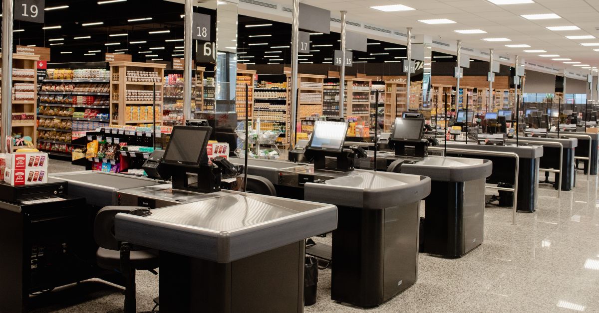 Reforma de Supermercados e Grandes Redes: O Guia Definitivo de Engenharia para Modernizar Lojas sem Perder um Único Dia de Faturamento